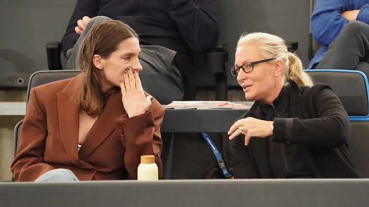 "Danke fürs Ankacken, wenns nötig war, fürs Dasein in allen Momenten, DANKE FÜR ALLES": Andrea Petković und Barbara Rittner.