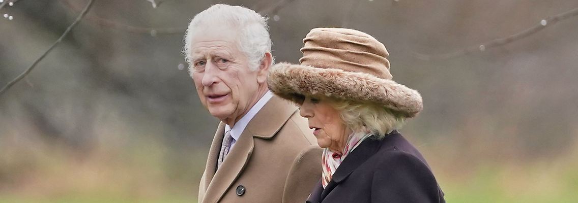 König Charles III. und Königin Camilla besuchen den Sonntagsgottesdienst in der St. Mary Magdalene Church in Sandringham.