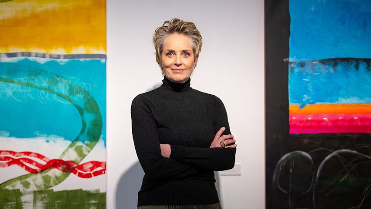 Die Kunstwerke der Hollywood-Legende Sharon Stone sind seit Samstag erstmals in Berlin zu sehen.