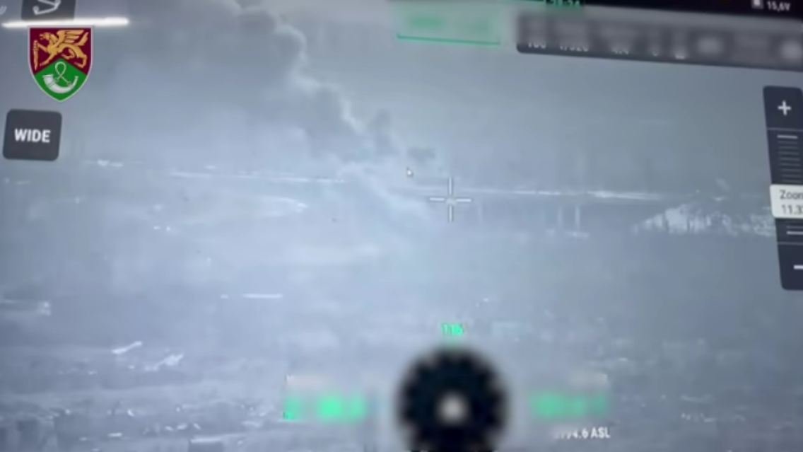 Die ukrainischen Truppen haben ein Video veröffentlicht, das den zerstörten Stützpunkt der russischen Streitkräfte zeigen soll.