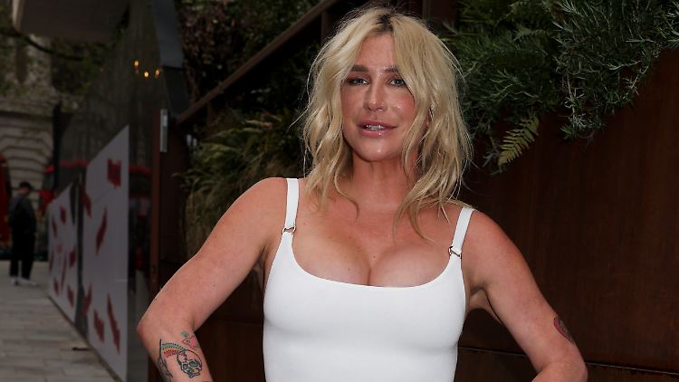 "Ich genieße jede Minute": Kesha. 