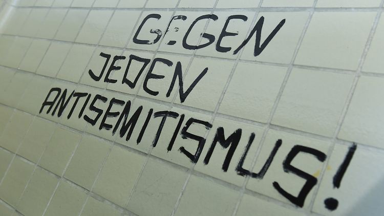 In Berlin stehen Schulen an dritter Stelle der antisemitischen Tatorte - nach Internet und Straße.