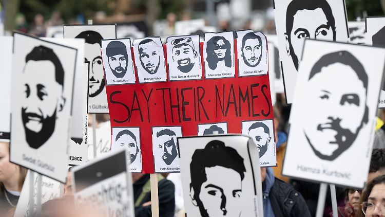Auch der Gedenkmarsch am Samstag in Hanau stand ganz im Zeichen von "Say their Names".