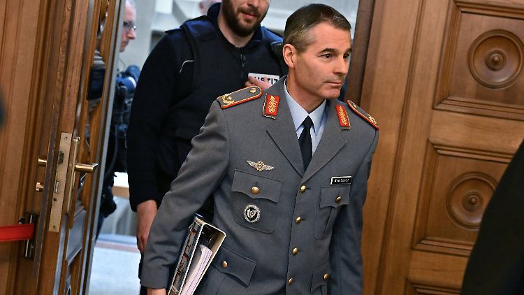 Der ehemalige KSK-Kommandeur Markus Kreitmayr muss 8000 Euro für einen gemeinnützigen Zweck zahlen.