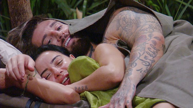 Kuschelten schon im Dschungel: Leyla und Mika