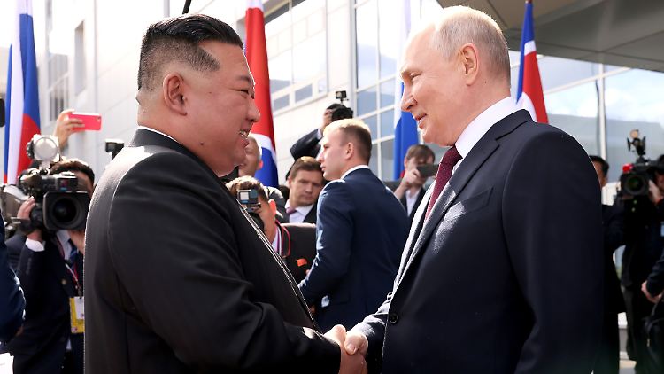 Nordkoreas Machthaber Kim Jong Un und Kreml-Chef Wladimir Putin bei einem Treffen im September 2023. Beide Länder bauen ihre Handelsbeziehungen aus. 