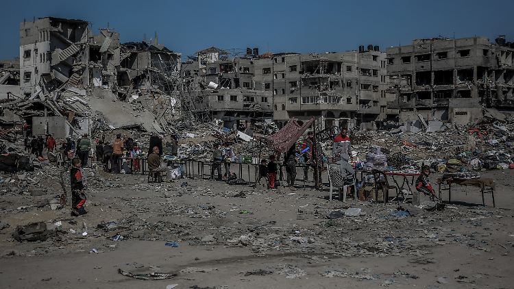 Entgegen der Aufforderung der israelischen Armee sind Einwohner von Gaza teilweise wieder zurück in ihre Wohnorte gekommen. 