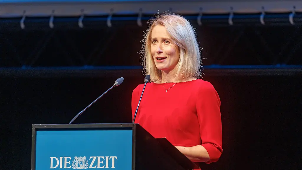 Die-Estnische-Premierministerin-Katja-Kallas-haelt-nach-der-Ueberreichung-des-Marion-Doenhoff-Preises-ihre-Dankesrede