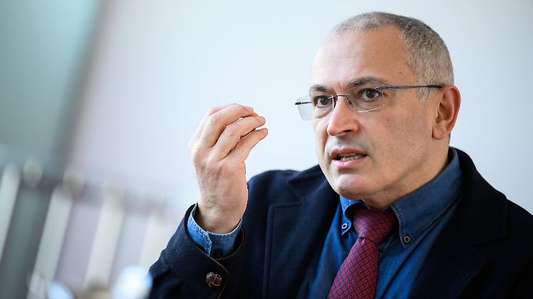 Der russische Ex-Oligarch Michail Chodorkowski saß zehn Jahre lang wegen Steuerhinterziehung im Gefängnis. Sein Ölkonzern Yukos wurde zerschlagen.