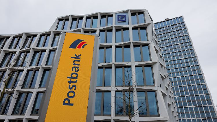 Bei der Postbank läuft es derzeit nicht rund - sehr zum Ärger der Kunden.