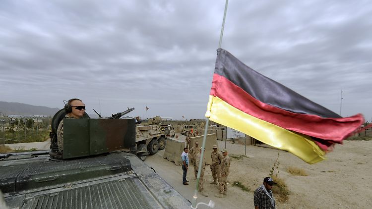 Bundeswehrsoldaten sichern bei Masar-i-Scharif einen Konvoi (Archivbild aus dem Jahr 2009). 