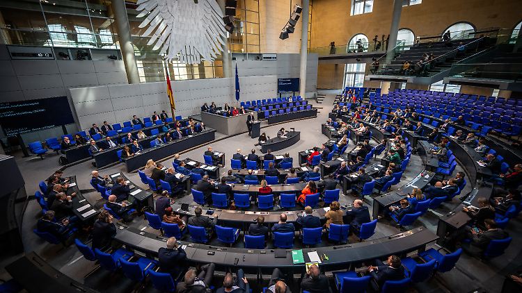 Bundestagsabgeordnete, die sich bestechen lassen, sollen künftig bis zu drei Jahre ins Gefängnis kommen können. 