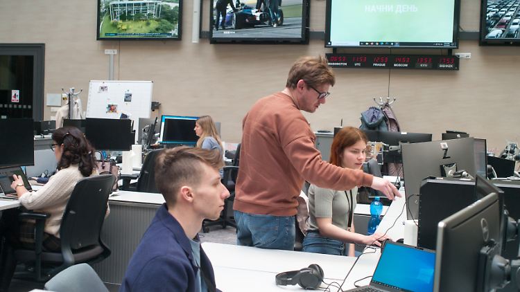 Ein Blick in den Newsroom von Radio Free Europe in Prag. 