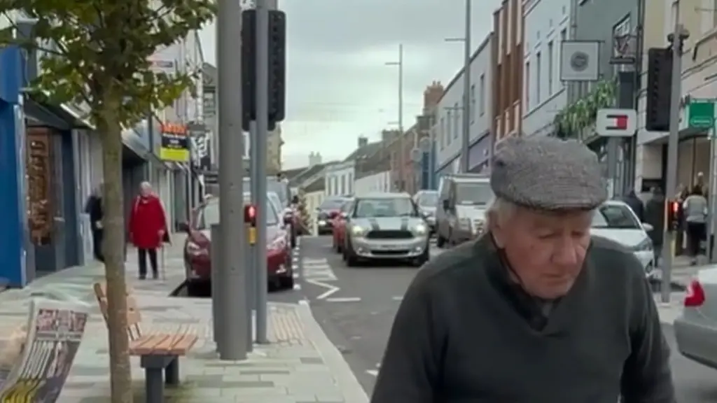 24d5095d3347b4a55d63885b1bd9f563