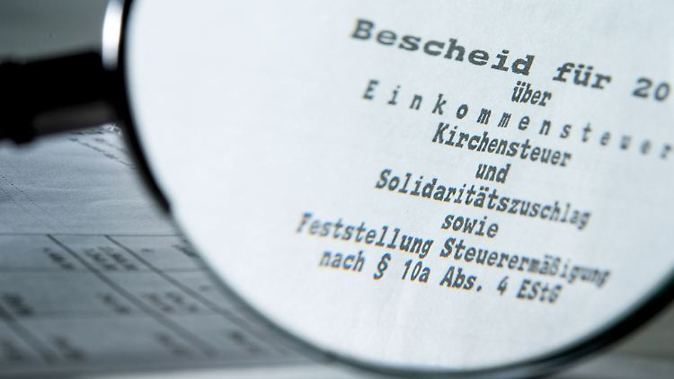 Wem Unzulänglichkeiten bei der Berechnung des Finanzamts auffallen, sollte diese innerhalb kurzer Zeit mithilfe eines Einspruchs melden.