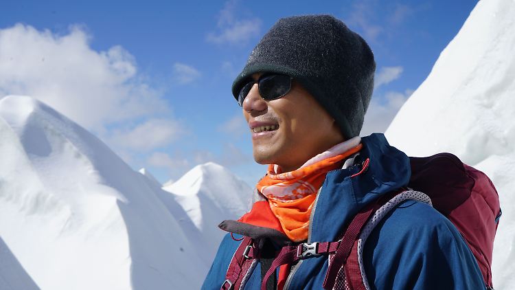 Zhang Hong bestieg 2021 als erster blinder Asiate den Mount Everest.