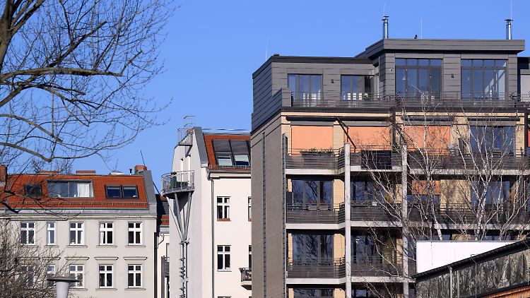Noch immer ist auch für Berliner Immobilienbesitzer ungewiss, wie hoch die Grundsteuer ab 2025 ausfallen wird.