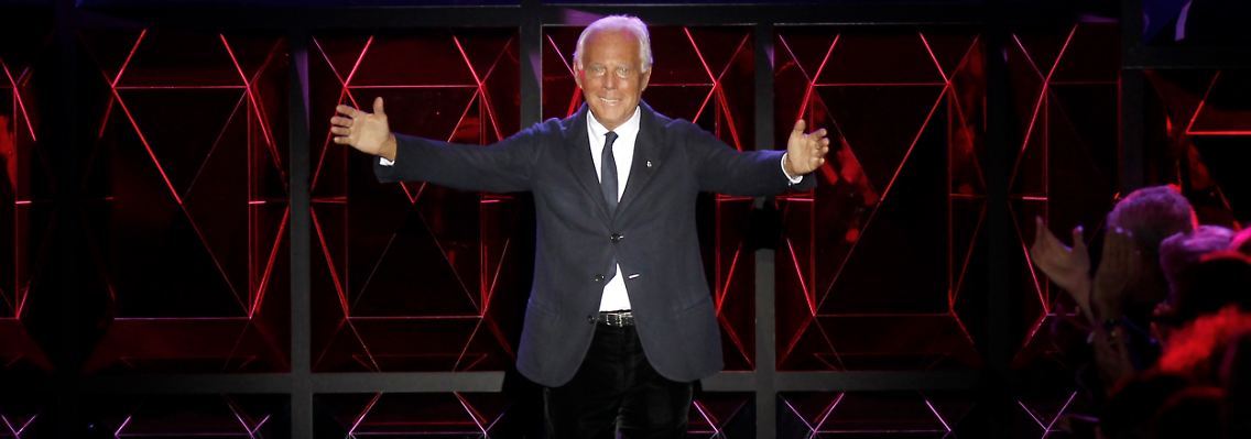 Armani (hier in Paris bei seiner Haute-Couture-Modenschau für Frühjahr/Sommer 2011) will noch mehr Gäste in eigenen Hotels empfangen.