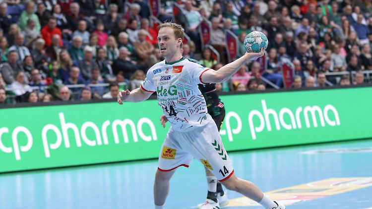 Omar Ingi Magnusson - hier im Bundesligaspiel in Hannover - war beim Magdeburger Gastspiel in Slowenien bester Schütze seines Teams.