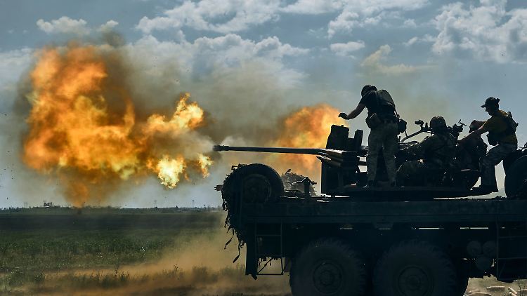 Seit zwei Jahren herrscht in der ganzen Ukraine Krieg. Ein kremlnaher Thinktank erklärt: Derzeit "gibt es nichts, worüber die Kriegsparteien verhandeln könnten" - außer einer "Kapitulation".
