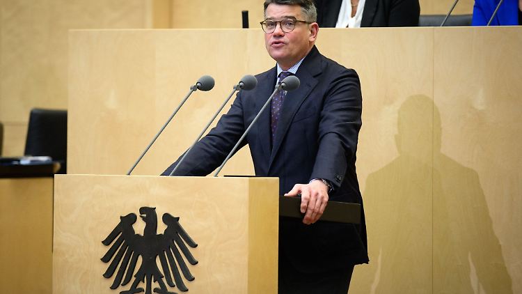 Boris Rhein (CDU), Ministerpräsident von Hessen, am 7. Februar im Bundesrat.