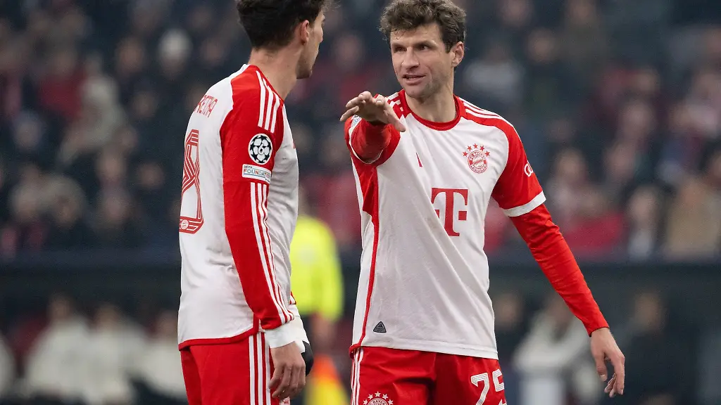 Thomas-Mueller-r-und-Leon-Goretzka-von-Muenchen-in-Aktion