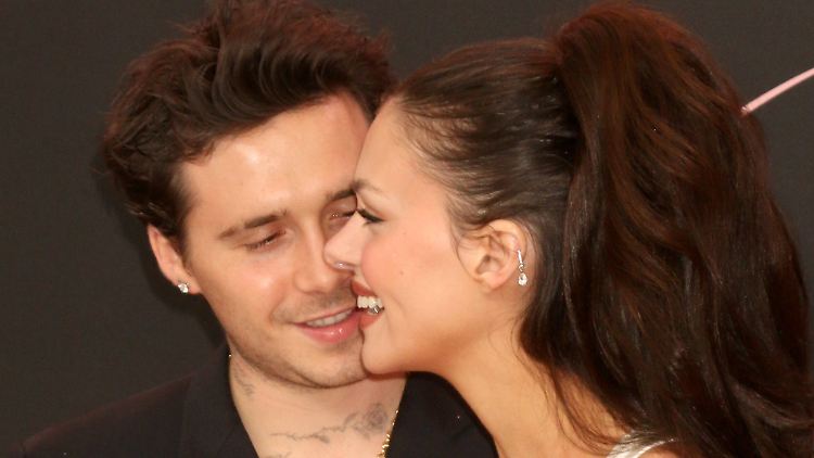 "Habe einen Familienmenschen geheiratet", sagt Nicola Peltz-Beckham über Ehemann Brooklyn. 