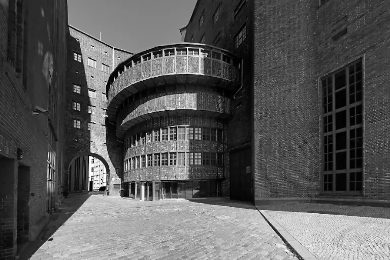 c-Jean-Molitor-Berlin-Mitte-Umspannwerk-Buchhaendlerhof-1924-28-Hans-Heinrich-Mueller