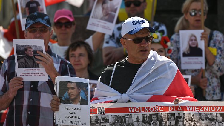 Mehr als 1500 politische Gefangene in Belarus: Im Mai letzten Jahres erinnerte eine Demonstration in Krakau an deren Schicksal.