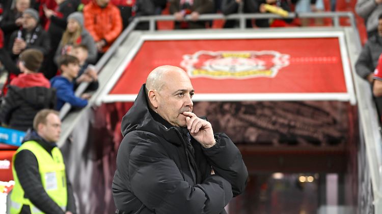 Fernando Carro, Geschäftsführer von Bayer-Leverkusen, hofft, dass es die 50+1-Regel nicht mehr lange gibt.