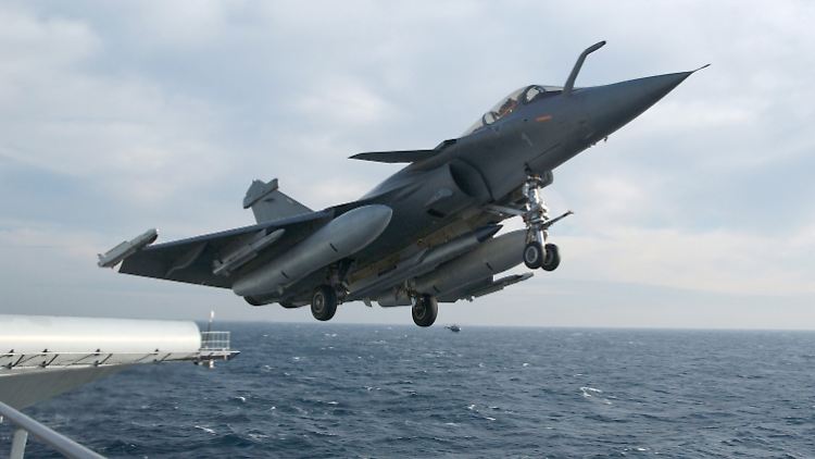Ein Dassault-Rafale-Kampfjet mit einem luftgestützten französischen atomaren Marschflugkörper - die eigene nukleare Abschreckung Europas kann nur mithilfe Frankreichs gelingen. 