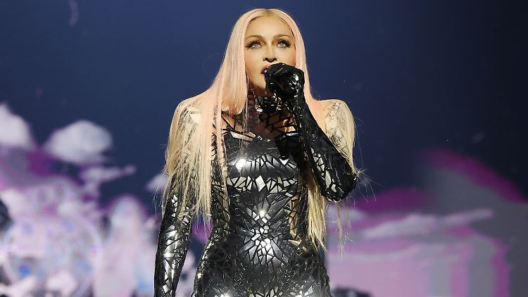 Madonna ist nach wie vor auf "Celebration Tour".