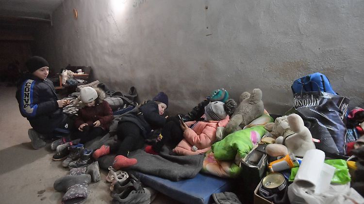 Luftschutzräume sind für viele ukrainische Kinder ganz alltägliche Orte geworden.