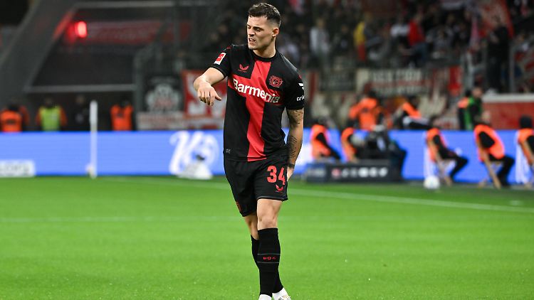 Tat gar nicht weh: Granit Xhaka nach seinem Tor zum 1:0.
