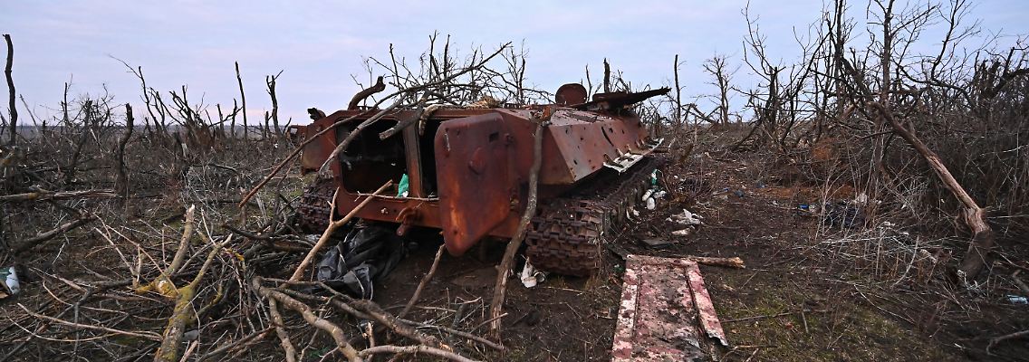 2024-02-21T142237Z_2085578829_RC2S66AWU0FK_RTRMADP_3_UKRAINE-CRISIS-SOUTH-FRONTLINE.JPG