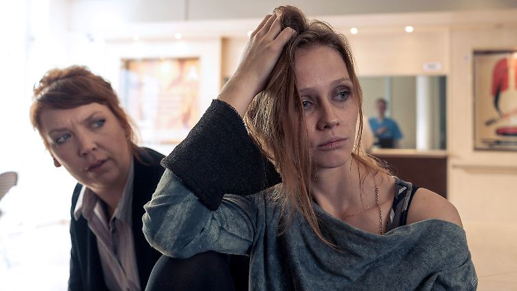 Spielt die Rolle als zerrissene junge Mutter mit großer Eindringlichkeit: Meira Durand (r.).