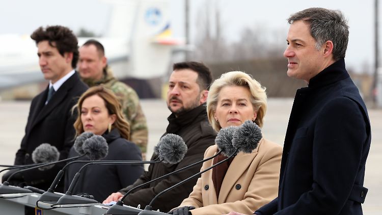 Besucherandrang: Zum zweiten Jahrestag der russischen Invasion kamen neben Trudeau und Meloni auch EU-Kommissionspräsidentin Ursula von der Leyen und der belgische Ministerpräsident Alexander De Croo nach Kiew. 