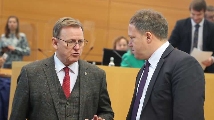 Im September wird in Thüringen gewählt. Stand jetzt wird es danach keine Regierungskoalition zwischen Bodo Ramelows Linkspartei und der CDU von Mario Voigt (r.) geben.