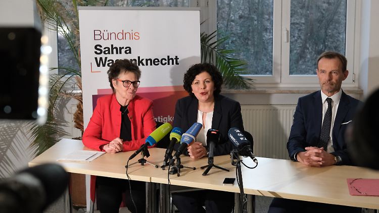 Als Landesvorsitzende wurden die frühere Linken-Bundestagsabgeordnete Sabine Zimmermann (l.) und der Unternehmer Jörg Scheibe (r.) gewählt.