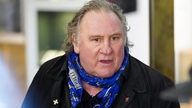 Mehrere Frauen werfen Depardieu sexuelle Übergriffe bis hin zur Vergewaltigung vor.