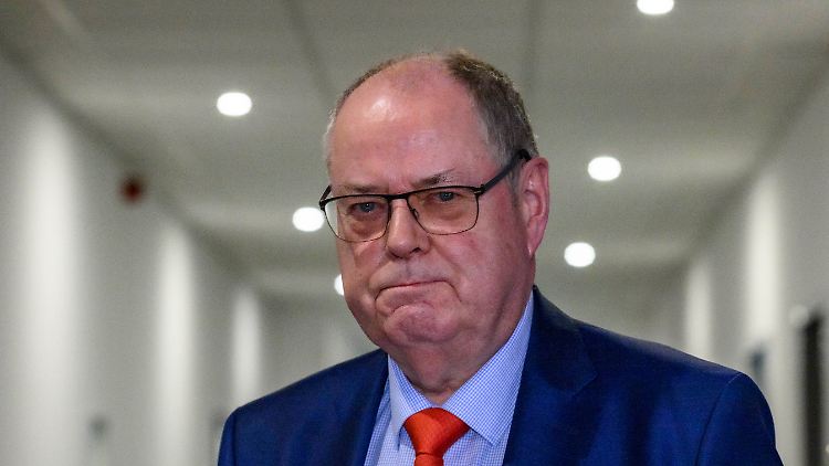 "Es gibt einen Mangel an Führung und an Orientierung in diesen Zeiten großer Unsicherheit", so Steinbrück.