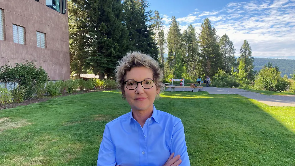 2023-11-17T200029Z-1025675208-RC24V2A1JQGQ-RTRMADP-3-USA-FED