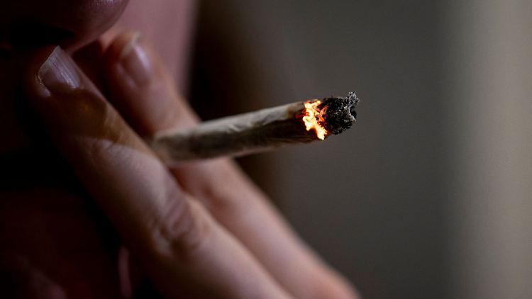 Joint im Job? Arbeitnehmer schulden ihre ungetrübte Arbeitsleistung.