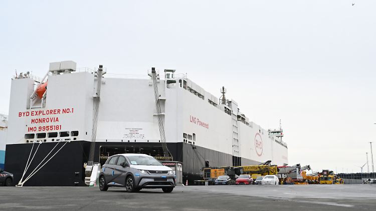Der chinesische Autobauer BYD verfügt über mehrere eigene Frachter, mit denen er seine Expansion voranzutreiben versucht.