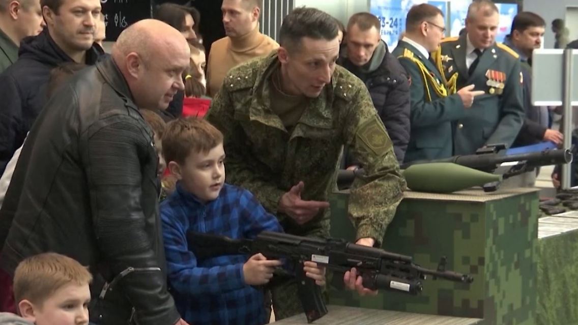 Kinder_Kriegsmesse_Russland.JPG