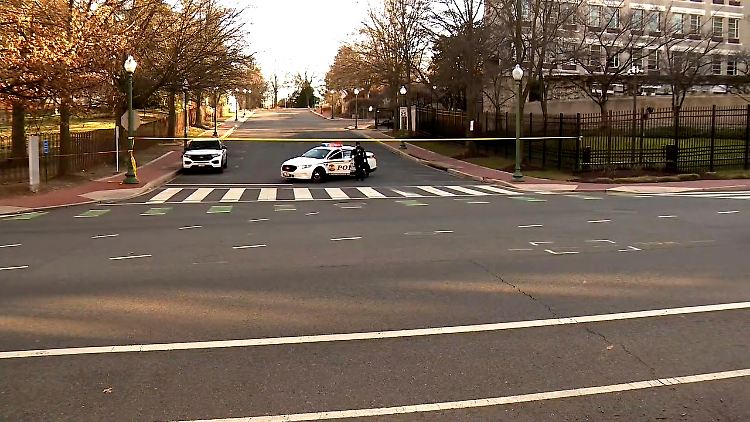 Polizisten in Washington nahe der israelischen Botschaft.