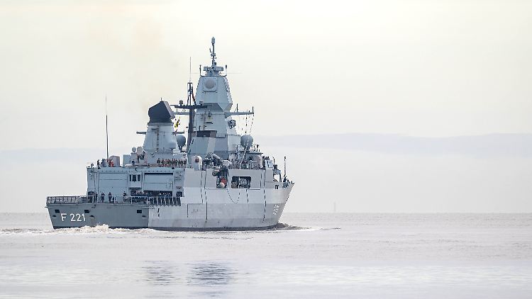 240 Soldatinnen und Soldaten sind auf der "Hessen" stationiert. 