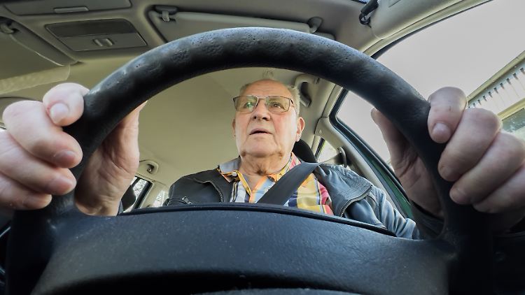 In Deutschland bleibt der Gesundheitstest freiwillig, erklärt Verkehrsminister Wissing. 