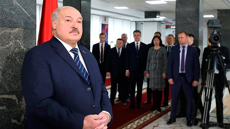Der belarussische Diktator Alexander Lukaschenko ist seit 30 Jahren an der Macht.