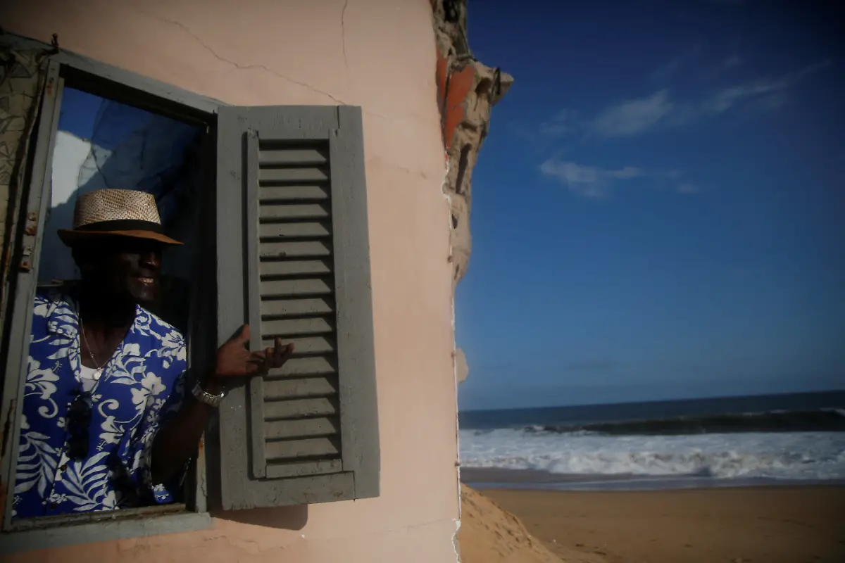 2023-11-27T070042Z-172188495-RC2GC3A9WSBR-RTRMADP-3-CLIMATE-UN-IVORYCOAST-EROSION